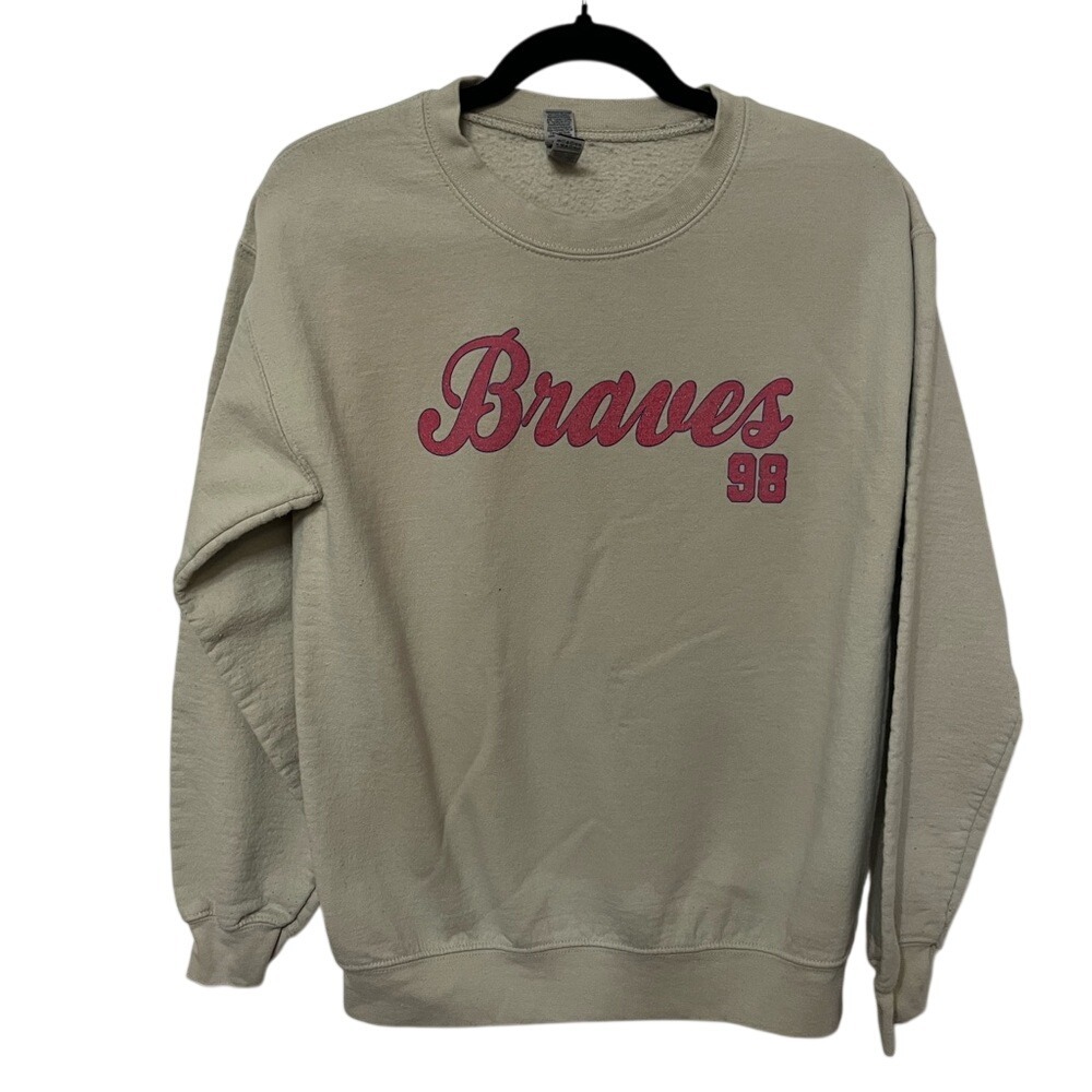 Gildan Braves 98 Sweatshirt Mens Small Tan Pink Graphic Crewneck Heavy Blend